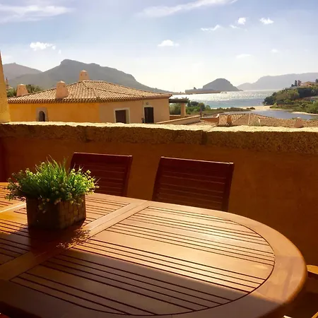 La Perlacea Fronte Mare * ゴルフォ・アランチ